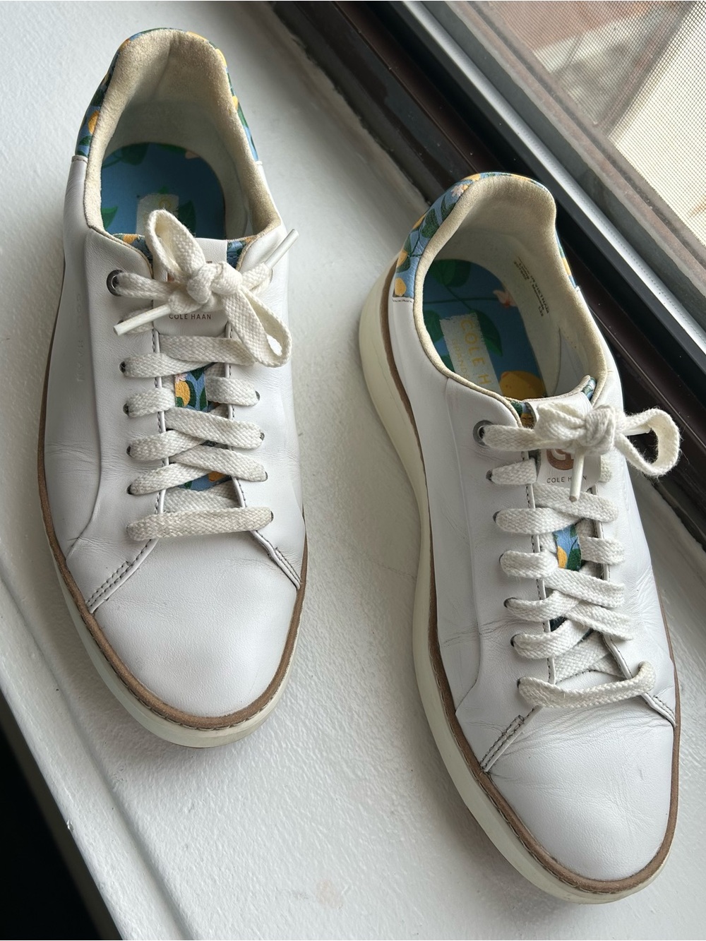 Cole Haan Grand 360 White Leather Sneakers with Lemon-Print Lining Size 8.5